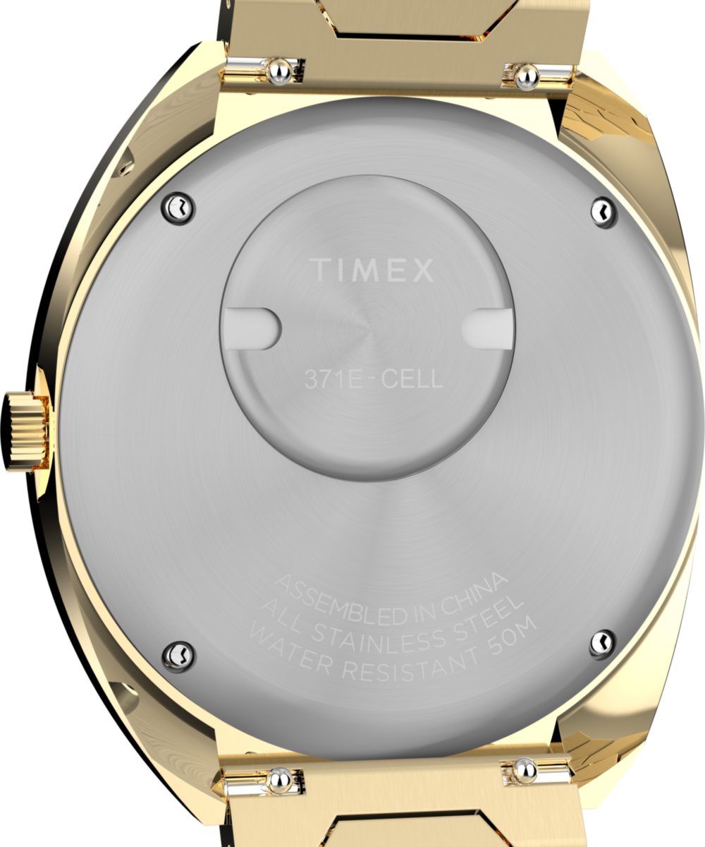 Timex Q Timex 1972 Time Machine Reissue 39mm Stainless Steel Bracelet Watch