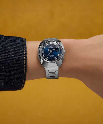 Timex Q Timex 1972 Time Machine Reissue 39mm Stainless Steel Bracelet Watch